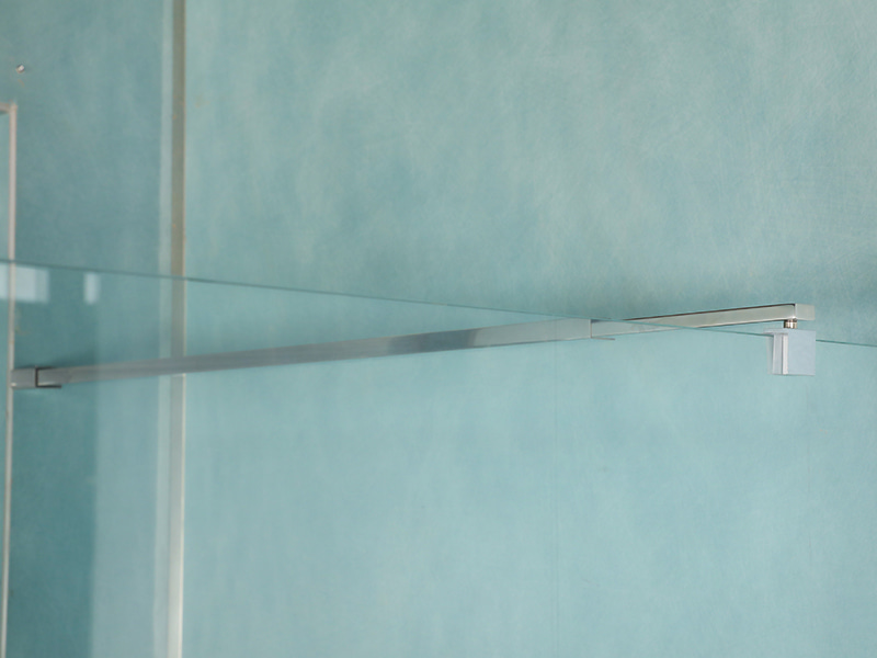 Obrotowa kabina prysznicowa RSQ z uchwytem z podwójnymi otworami Obrotowa kabina prysznicowa RSQ z uchwytem z podwójnymi otworami