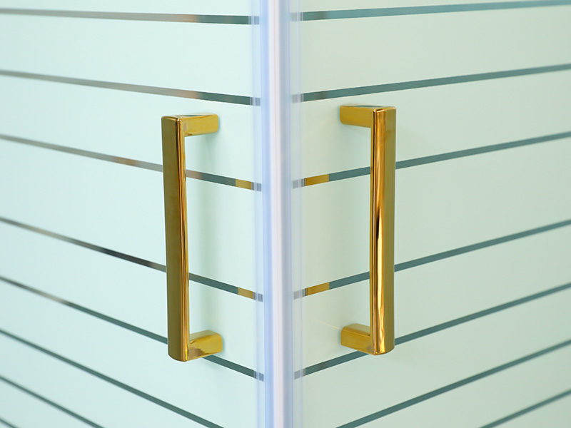 Kabina prysznicowa przesuwna SQUARE, przezroczyste szkło hartowane z nadrukiem, złoty profil aluminiowy, uchwyt z podwójnymi otworami, z tacą Kabina prysznicowa przesuwna SQUARE, przezroczyste szkło hartowane z nadrukiem, złoty profil aluminiowy, uchwyt z podwójnymi otworami, z tacą