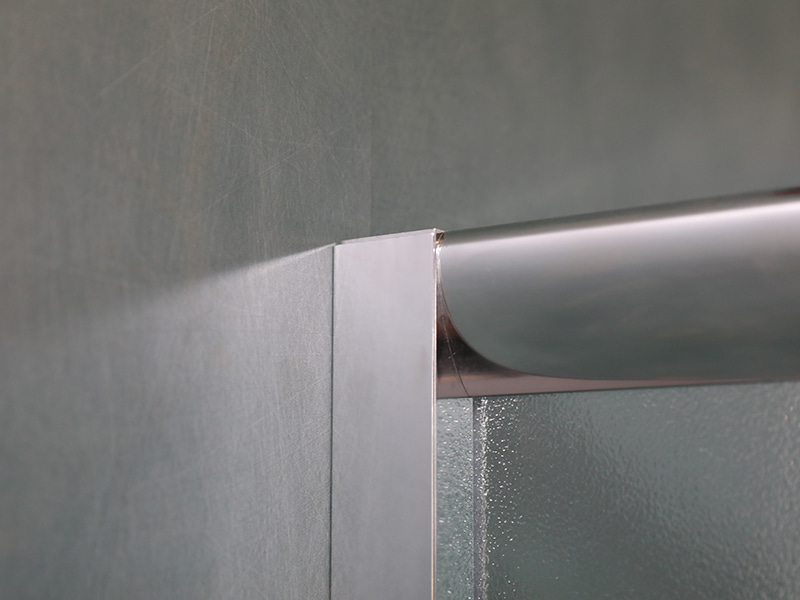 Kabina prysznicowa przesuwna RE, matowe szkło hartowane, profil aluminiowy chromowany, uchwyt z podwójnymi otworami, z brodzikiem Kabina prysznicowa przesuwna RE, matowe szkło hartowane, profil aluminiowy chromowany, uchwyt z podwójnymi otworami, z brodzikiem