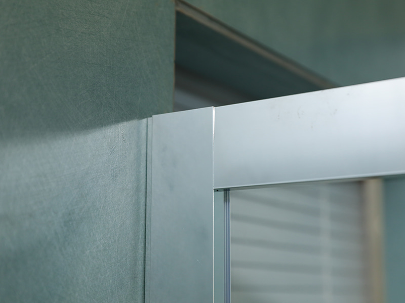 Kabina prysznicowa przesuwna RE, przezroczyste szkło hartowane, profil aluminiowy chromowany, uchwyt z podwójnymi otworami, z tacą Kabina prysznicowa przesuwna RE, przezroczyste szkło hartowane, profil aluminiowy chromowany, uchwyt z podwójnymi otworami, z tacą