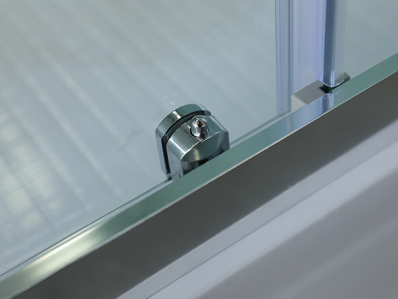 Kabina prysznicowa przesuwna RE, przezroczyste szkło hartowane, profil aluminiowy chromowany, uchwyt z podwójnymi otworami, z tacą Kabina prysznicowa przesuwna RE, przezroczyste szkło hartowane, profil aluminiowy chromowany, uchwyt z podwójnymi otworami, z tacą