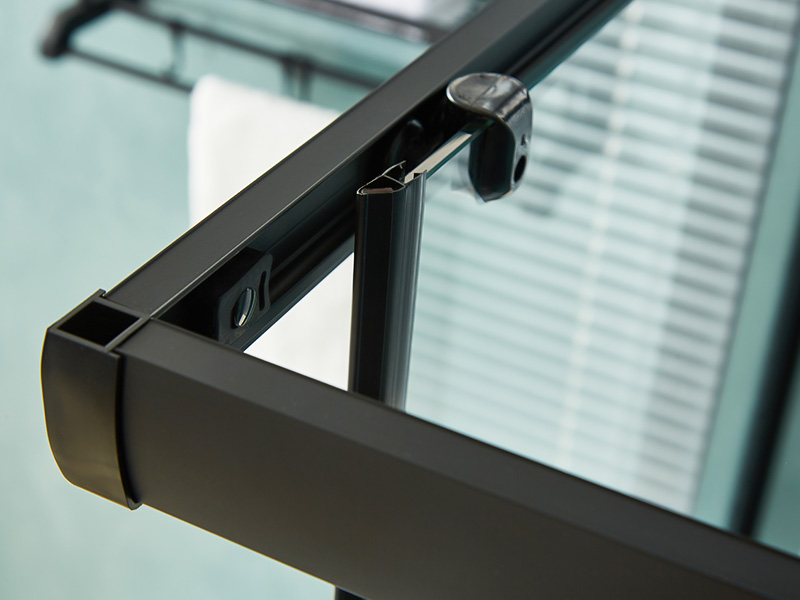 Kabina prysznicowa przesuwna SQ, przezroczyste szkło hartowane, czarny profil aluminiowy, uchwyt z podwójnymi otworami, z tacą Kabina prysznicowa przesuwna SQ, przezroczyste szkło hartowane, czarny profil aluminiowy, uchwyt z podwójnymi otworami, z tacą