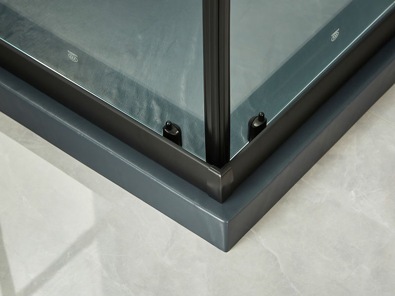 Kabina prysznicowa przesuwna SQ, przezroczyste szkło hartowane, czarny profil aluminiowy, uchwyt z podwójnymi otworami, z tacą Kabina prysznicowa przesuwna SQ, przezroczyste szkło hartowane, czarny profil aluminiowy, uchwyt z podwójnymi otworami, z tacą