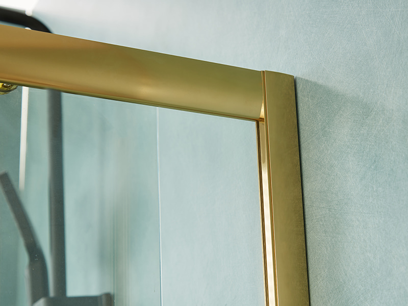 Przesuwana kabina prysznicowa SE, przezroczyste szkło hartowane, złoty profil aluminiowy, uchwyt z podwójnymi otworami, bez brodzika Przesuwana kabina prysznicowa SE, przezroczyste szkło hartowane, złoty profil aluminiowy, uchwyt z podwójnymi otworami, bez brodzika