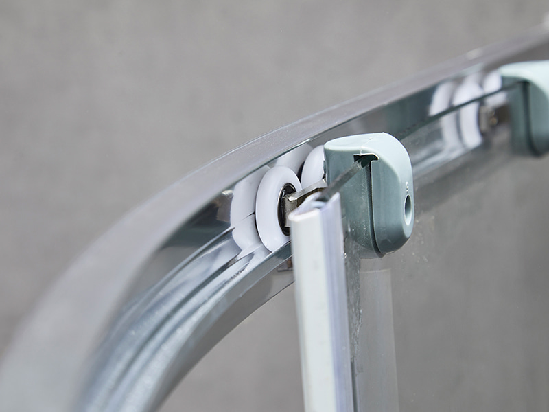 Kabina prysznicowa przesuwna SE, przezroczyste szkło hartowane, profil aluminiowy chromowany, uchwyt z podwójnymi otworami, bez brodzika Kabina prysznicowa przesuwna SE, przezroczyste szkło hartowane, profil aluminiowy chromowany, uchwyt z podwójnymi otworami, bez brodzika