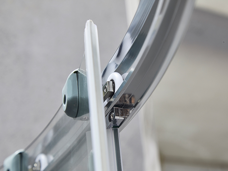 Kabina prysznicowa przesuwna SE, przezroczyste szkło hartowane, profil aluminiowy chromowany, uchwyt z podwójnymi otworami, bez brodzika Kabina prysznicowa przesuwna SE, przezroczyste szkło hartowane, profil aluminiowy chromowany, uchwyt z podwójnymi otworami, bez brodzika